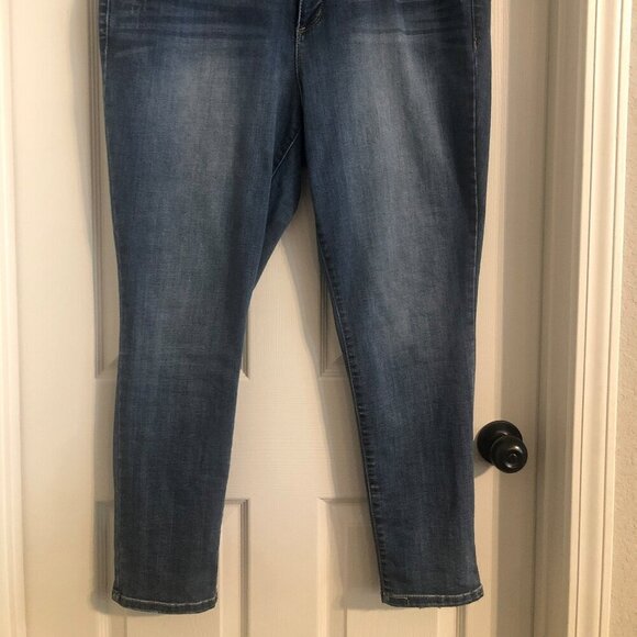 Code Bleu denim high rise skinny jeans 28 in inseam size 18W - Picture 2 of 6